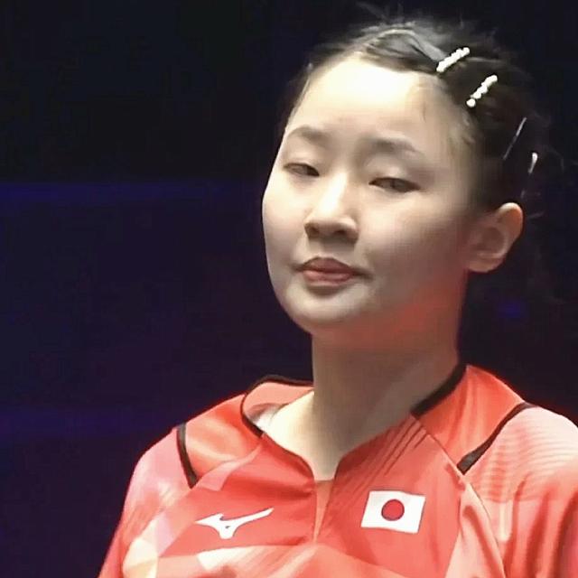 球迷们翘首 球迷们翘首