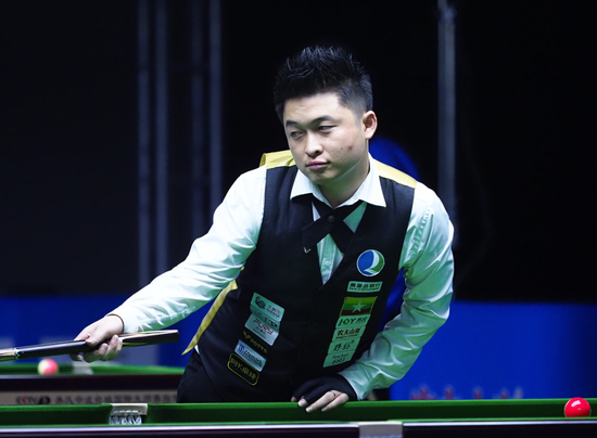 他的表现不 他的表现不